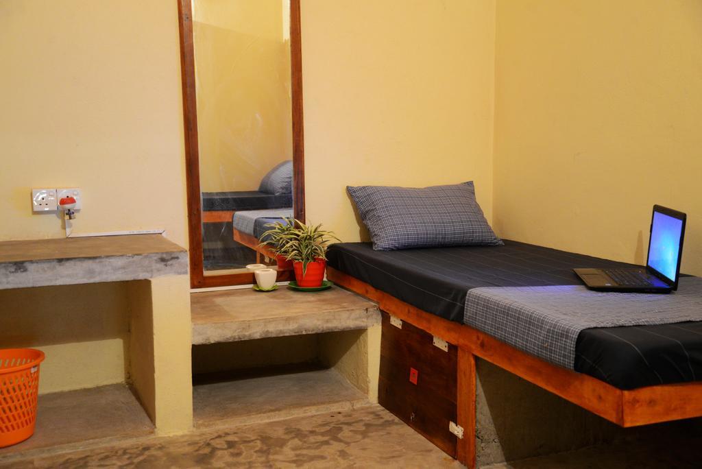 Jungle Beach Hostel Unawatuna Rom bilde