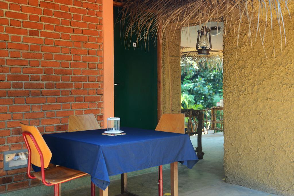 Jungle Beach Hostel Unawatuna Eksteriør bilde