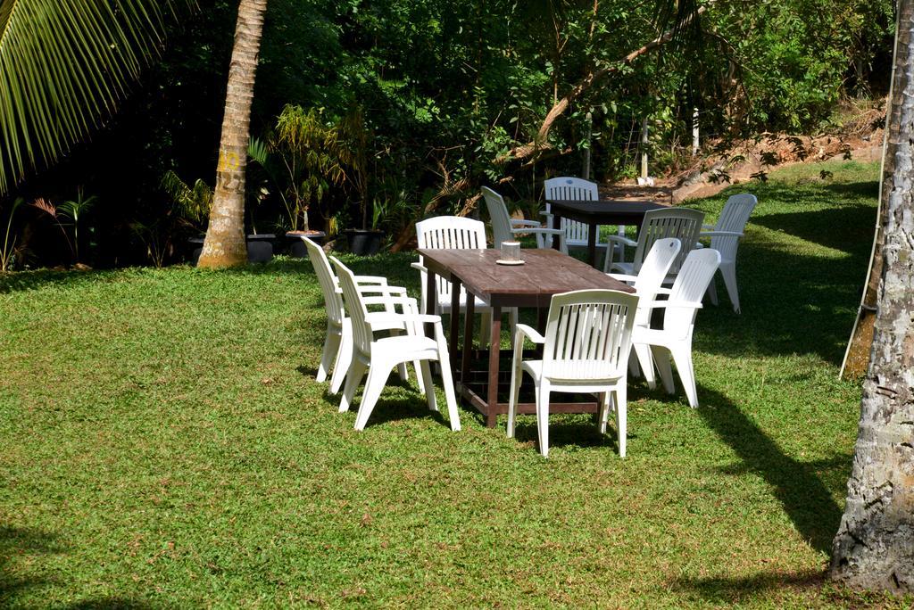 Jungle Beach Hostel Unawatuna Eksteriør bilde