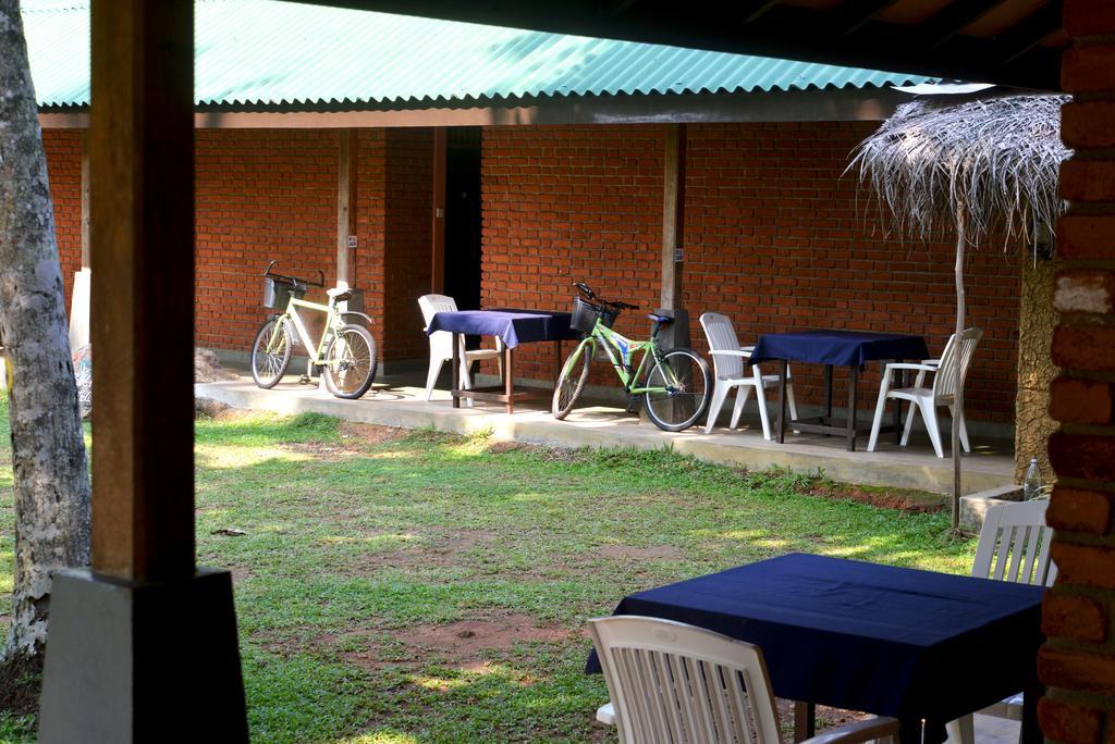 Jungle Beach Hostel Unawatuna Eksteriør bilde